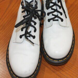 White Doc Marten's - new condition - AirWair Bouncing Soles!  Size 8
